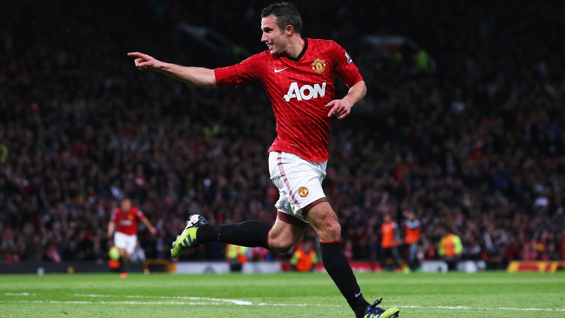 爱游戏体育app下载-绿茵场上的泪，当祈祷与伤痛交织，足球超越了胜负