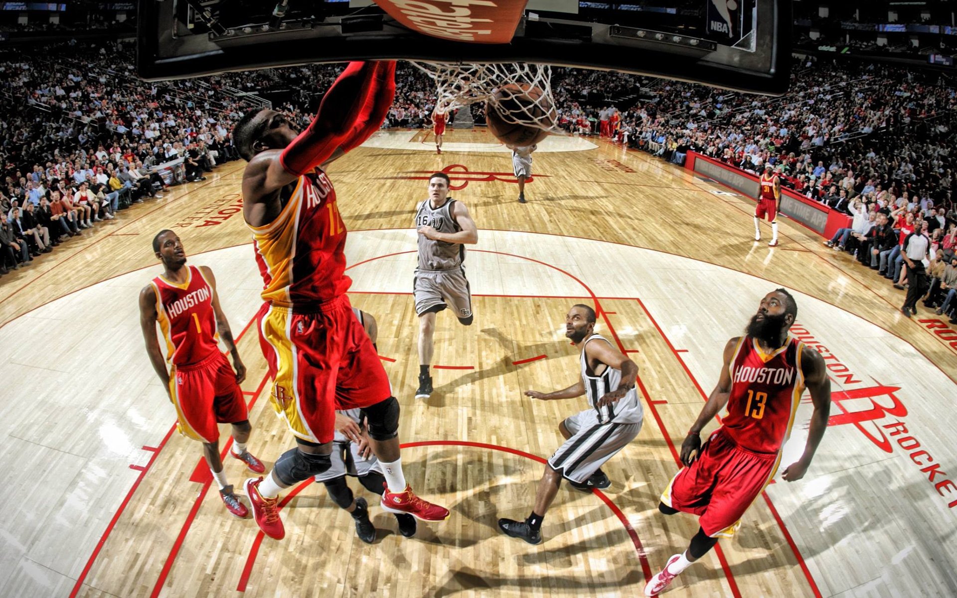 爱游戏体育-纽卡斯尔战术变阵+巴萨助力国王杯，莱万50分钟C9神迹刷屏
